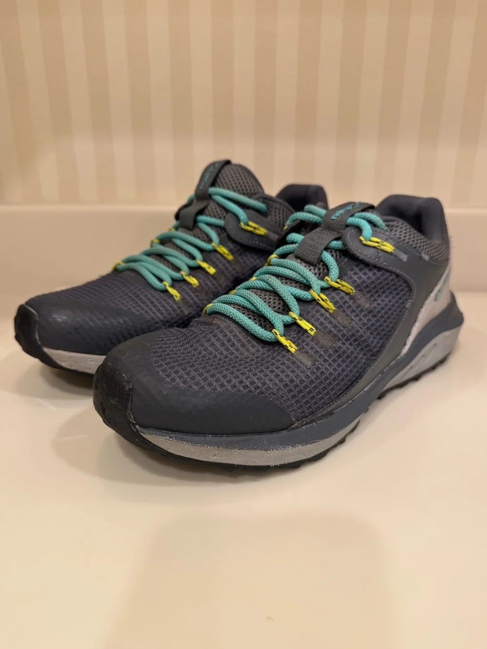 Columbia Women's Trailstorm Waterproof Hiking Shoe - Graphite/Dolphin Size 7 1/2